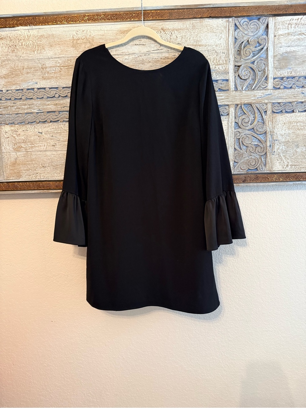 Cremieux Black V-Neck Bell Sleeve Tunic